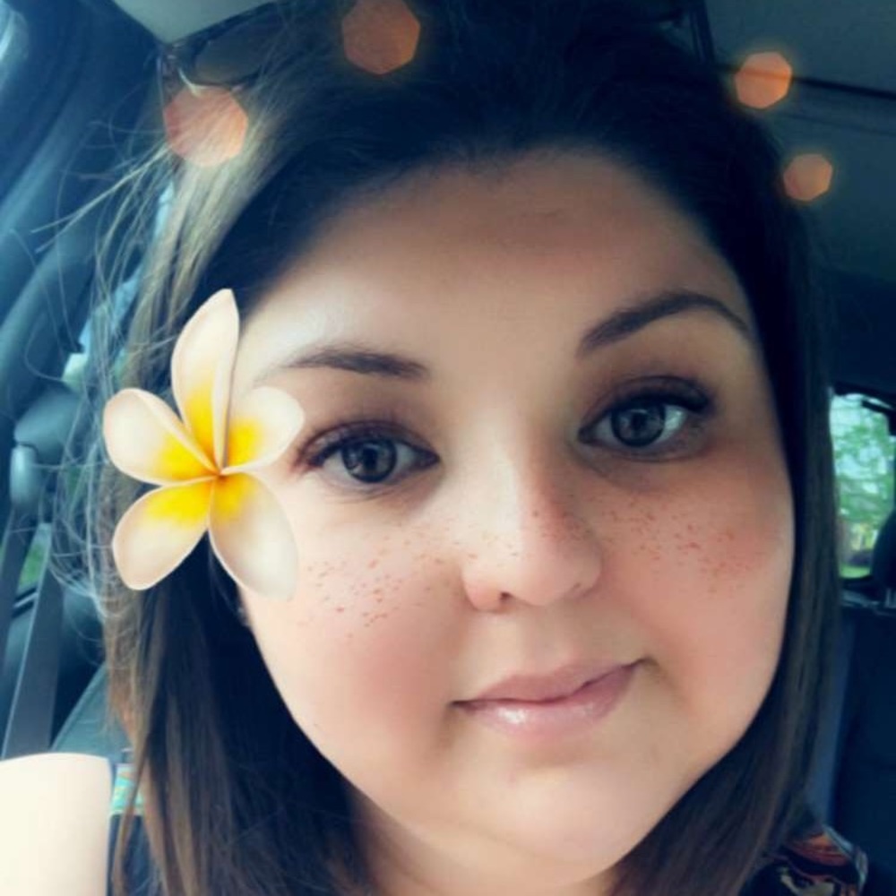 Meet your Posher, Elyssa